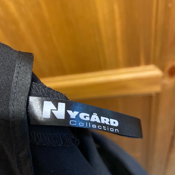 Nygard Collection black pleated skirt - Picture 5 of 5